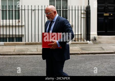 Segretario di Stato britannico per l'istruzione Nadhim Zahawi, deputato del Partito conservatore per Stratford-on-Avon, su Downing Street a Londra, Inghilterra, il 30 settembre 2021. (Foto di David Cliff/NurPhoto) Foto Stock