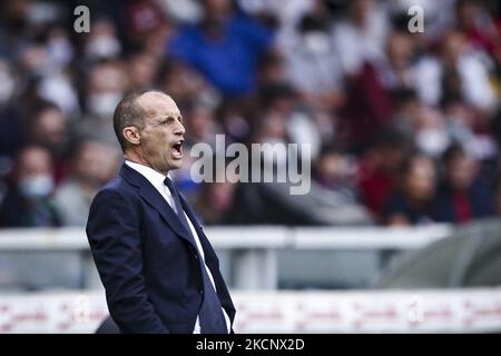 Il coach della Juventus Massimiliano Allegri si accingerà durante la Serie A partita di calcio n.7 TORINO - JUVENTUS il 02 ottobre 2021 allo Stadio Olimpico Grande Torino di Torino, Piemonte, Italia. (Foto di Matteo Bottanelli/NurPhoto) Foto Stock