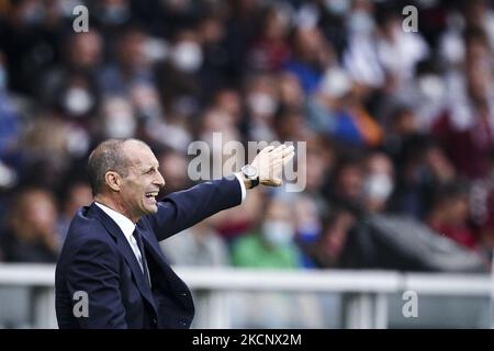 Il coach della Juventus Massimiliano Allegri si accingerà durante la Serie A partita di calcio n.7 TORINO - JUVENTUS il 02 ottobre 2021 allo Stadio Olimpico Grande Torino di Torino, Piemonte, Italia. (Foto di Matteo Bottanelli/NurPhoto) Foto Stock