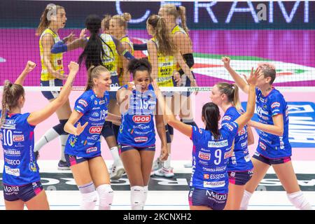 Squadra di Igor Gorgonzola Novara in occasione della Supercoppa Italiana Donne Imoco Volley Conegliano vs Igor Gorgonzola Novara il 02 ottobre 2021 al PalaPanini di Modena (Photo by Letizia Valle/LiveMedia/NurPhoto) Foto Stock