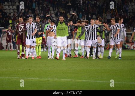 La Juventus festeggia dopo la Serie Una partita di calcio tra Torino FC e Juventus FC allo Stadio Olimpico Grande Torino, a Torino, il 2 ottobre 2021 (Foto di Alberto Gandolfo/NurPhoto) Foto Stock