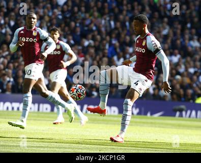 LONDRA, Inghilterra - 03 OTTOBRE: Ezri Konsa di Aston Villa durante la Premier League tra Tottenham Hotspur e Aston Villa allo stadio Tottenham Hotspur , Londra, Inghilterra il 03rd ottobre 2021 (Photo by Action Foto Sport/NurPhoto) Foto Stock