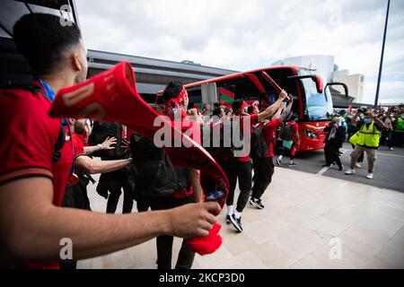 La squadra nazionale portoghese Futsal arriva all’aeroporto di Lisbona in euforia dopo aver vinto la Coppa del mondo 2021 in Lituania, il 4 ottobre 2021, all’aeroporto Humberto Delgado di Lisbona, in Portogallo. La nazionale del futsal è diventata per la prima volta campione del mondo del futsal nella sua storia. Battendo la Nazionale Argentina 2-1 in finale. (Foto di Nuno Cruz/NurPhoto) Foto Stock