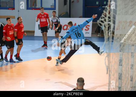 Highlights of the Greek Professional Handball Premier A1 AC PAOK v Bianco Monte Drama 37-19 at Mikra Sports Court in Thessaloniki, Greece on October 2, 2021 (Photo by Nicolas Economou/NurPhoto) Foto Stock