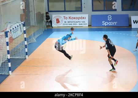 Highlights of the Greek Professional Handball Premier A1 AC PAOK v Bianco Monte Drama 37-19 at Mikra Sports Court in Thessaloniki, Greece on October 2, 2021 (Photo by Nicolas Economou/NurPhoto) Foto Stock