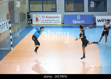 Highlights of the Greek Professional Handball Premier A1 AC PAOK v Bianco Monte Drama 37-19 at Mikra Sports Court in Thessaloniki, Greece on October 2, 2021 (Photo by Nicolas Economou/NurPhoto) Foto Stock