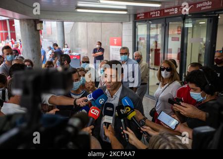 Rui Costa, candidato al Presidente dello Sport Lisboa e Benfica dopo aver votato alle elezioni che hanno parlato con i media, il 9 ottobre 2021, allo Stadio Luz di Lisbona, in Portogallo. Oggi si svolgono le elezioni per il nuovo Presidente dello Sport Lisboa e Benfica. L'ex giocatore Rui Costa è il principale candidato e compete contro Francisco Benitez. (Foto di Nuno Cruz/NurPhoto) Foto Stock