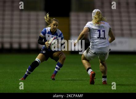 Amy Layzell di Darlington Mowden Park Sharks e Jodie Ounsley of sale Sharks Women durante la partita FEMMINILE DI ALLIANZ PREMIER 15S tra DMP Durham Sharks e sale Sharks alla Northern Echo Arena di Darlington sabato 9th ottobre 2021. (Foto di Chris Booth/MI News/NurPhoto) Foto Stock