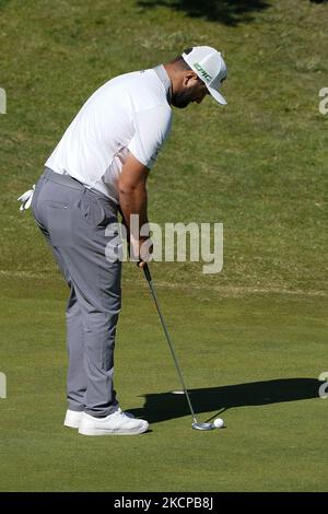 Jon Rahm di Spagna gioca durante l'Acciona Open Espana di Golf, Spagna Open, al Club de campo Villa de Madridon 09 ottobre 2021, a Madrid, Spagna. (Foto di Oscar Gonzalez/NurPhoto) Foto Stock