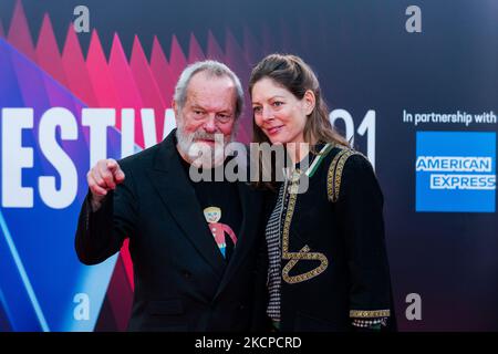 Terry Gilliam e Amy Gilliam partecipano alla Premiere britannica "The French Dispatch" durante il 65th° BFI London Film Festival al Royal Festival Hall di Londra, Gran Bretagna, 10 ottobre 2021. (Foto di Maciek Musialek/NurPhoto) Foto Stock