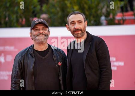 Marco Manetti e Antonio Manetti, alias Manetti Bros., partecipano al tappeto rosso Manetti Bros durante il 16th° Festival del Cinema di Roma 2021 il 15 ottobre 2021 a Roma, Italia. (Foto di Mauro Fagiani/NurPhoto) Foto Stock