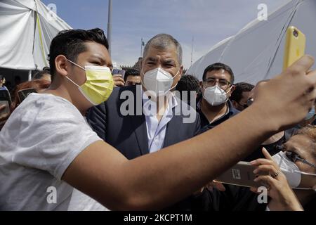 Rafael Correa Delgado, ex presidente dell'Ecuador (2007-2017), ha incontrato i suoi seguaci durante la Fiera Internazionale del Libro Zócalo di Città del Messico, come parte del Forum prospettive di integrazione del continente americano. (Foto di Gerardo Vieyra/NurPhoto) Foto Stock