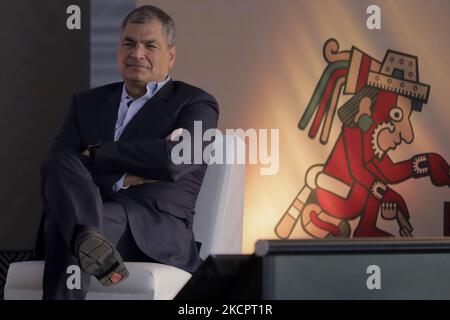 Rafael Correa Delgado, ex presidente dell'Ecuador (2007-2017), durante la sua partecipazione alla Fiera Internazionale del Libro di Zócalo Città del Messico, come parte del Forum prospettive di integrazione del continente americano. (Foto di Gerardo Vieyra/NurPhoto) Foto Stock