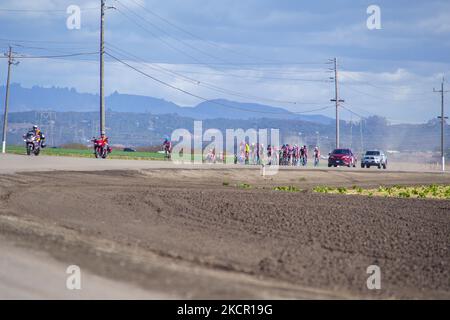 I ciclisti disabili veterani e soccorritori sono visti come partecipanti al Project Hero’s California Challenge, un giro in bicicletta di una settimana da Santa Cruz a Los Angeles, California, aumentando la consapevolezza di combattere l’emergenza mentale nazionale rappresentata da PTSD e TBI. Lunedì 18 ottobre 2021, a Santa Cruz, California, Stati Uniti. (Foto di Jason Whitman/NurPhoto) Foto Stock