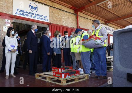 La Regina Sofia visita la Food Bank di Granada il 20 ottobre 2021 a Granada, Spagna. (Foto di Álex Cámara/NurPhoto) Foto Stock