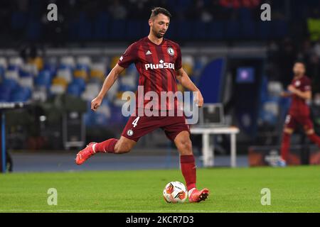 Mateusz Wieteska di Legia Warszawa durante la partita di calcio della UEFA Europa League Group C tra SSC Napoli e Legia Warszawa allo Stadio Diego Armando Maradona Napoli Italia il 21 ottobre 2021. (Foto di Franco Romano/NurPhoto) Foto Stock