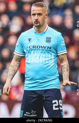 Leigh Griffiths of Dundee durante la partita della Premier League scozzese tra Hearts e Dundee al Tynecastle Park il 23 ottobre 2021 a Edimburgo, Scozia. (Foto di Ewan Bootman/NurPhoto) Foto Stock