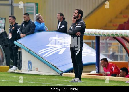 Allenatore Fabio Caserta (Benevento Calcio) durante il Campionato Italiano di Calcio League BKT Benevento Calcio vs Cosenza Calcio il 23 ottobre 2021 allo Stadio Ciro Vigorito di Benevento (Foto di Emmanuele Mastrodonato/LiveMedia/NurPhoto) Foto Stock