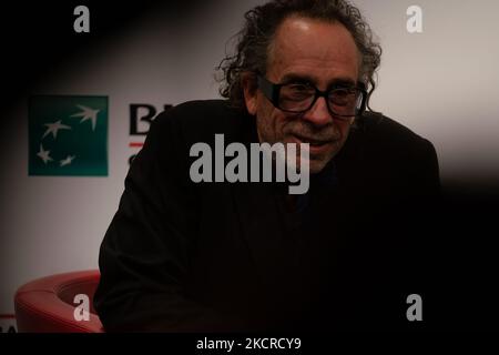 Tim Burton partecipa a una fotocall durante il 16th° Festival del Cinema di Roma 2021 il 23 ottobre 2021 a Roma, Italia. (Foto di Luca Carlino/NurPhoto) Foto Stock