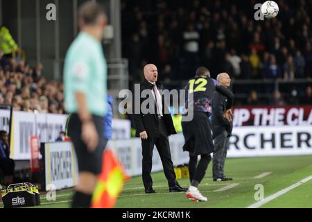 Sean Dyche, manager di Burnley, urla durante la partita della Carabao Cup tra Burnley e Tottenham Hotspur a Turf Moor, Burnley mercoledì 27th ottobre 2021. (Foto di Pat Scaasi/MI News/NurPhoto) Foto Stock