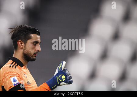 Il portiere della Juventus Mattia Perin (36) gesta durante la Serie A partita di calcio n.10 JUVENTUS - SASSUOLO il 27 ottobre 2021 allo Stadio Allianz di Torino, Piemonte, Italia. Risultato finale: Juventus-Sassuolo 1-2. (Foto di Matteo Bottanelli/NurPhoto) Foto Stock