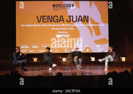 [Da sinistra a destra] Pedro Vallín [L], Diego San José [ML], Javier Cámara [MR] e Victor García León [R] in prima assoluta della serie 'Venga Juan' (terza stagione di 'Vota Juan e 'Vamos Juan') prodotta da HBO Max e con protagonista Javier Cámara (Juan Carrasco nella serie). (Foto di Álvaro Laguna/NurPhoto) Foto Stock