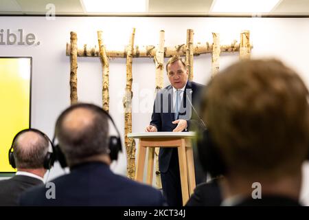 Primo Miniter di Svezia Stefan Löfven parla nel Padiglione svedese alla COP26 Conferenza ONU sul cambiamento climatico, tenuta dall'UNFCCC all'interno del COP26° luogo - Scottish Event Campus a Glasgow, Scozia il 1 novembre 2021. I capi di stato sono arrivati a Glasgow per un vertice di due giorni. Il COP26, che si terrà da ottobre 31 a novembre 12 a Glasgow, sarà la più importante conferenza sul clima dal vertice di Parigi del 2015, poiché si prevede che le nazioni stabiliranno nuovi obiettivi per le emissioni di gas a effetto serra al fine di rallentare il riscaldamento globale, nonché di consolidare altri impegni chiave. (Foto di Dominika Zarzycka/NurPhoto) Foto Stock