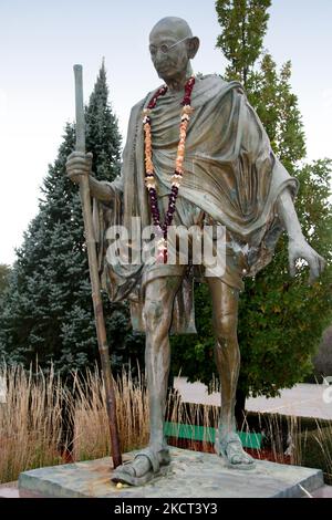 Statua del Mahatma Gandhi a Toronto, Ontario, Canada, il 23 ottobre 2010. (Foto di Creative Touch Imaging Ltd./NurPhoto) Foto Stock