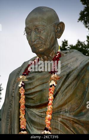 Statua del Mahatma Gandhi a Toronto, Ontario, Canada, il 23 ottobre 2010. (Foto di Creative Touch Imaging Ltd./NurPhoto) Foto Stock