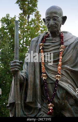 Statua del Mahatma Gandhi a Toronto, Ontario, Canada, il 23 ottobre 2010. (Foto di Creative Touch Imaging Ltd./NurPhoto) Foto Stock