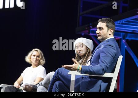 Direttore dell'influencer di Condé Nast Anna Anderson, CEO di NYCE Philip Michael, George Slefo parla durante la terza giornata del Web Summit 2021 a Lisbona, Portogallo, il 3 novembre 2021. (Foto di Rita Franca/NurPhoto) Foto Stock