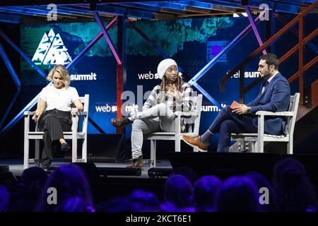 Direttore dell'influencer di Condé Nast Anna Anderson, CEO di NYCE Philip Michael, George Slefo parla durante la terza giornata del Web Summit 2021 a Lisbona, Portogallo, il 3 novembre 2021. (Foto di Rita Franca/NurPhoto) Foto Stock