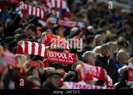 Tifosi di Liverpool durante la partita di UEFA Champions League di gruppo B tra Liverpool FC e Atletico Madrid ad Anfield il 3 novembre 2021 a Liverpool, Regno Unito. (Foto di Jose Breton/Pics Action/NurPhoto) Foto Stock