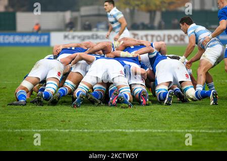 Mischia tra Italia e Argentina durante la partita di rugby Autumn Nations Cup Test Match 2021, Italia vs Argentina il 13 novembre 2021 allo stadio Monigo di Treviso (Photo by Ettore Griffoni/LiveMedia/NurPhoto) Foto Stock