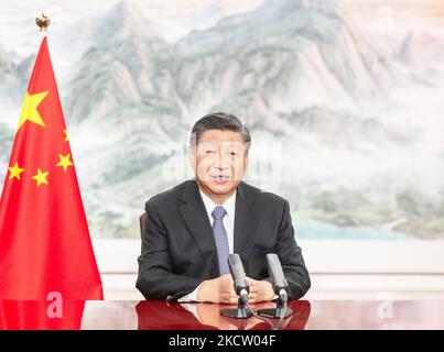 Pechino, provincia cinese di Hubei. 5th Nov 2022. Il presidente cinese Xi Jinping tiene un discorso via video alla cerimonia di apertura della 14th riunione della Conferenza delle parti contraenti della Convenzione di Ramsar sulle terre umide, tenutasi a Wuhan, nella provincia di Hubei, nella Cina centrale, il 5 novembre 2022. Credit: Li Xueren/Xinhua/Alamy Live News Foto Stock