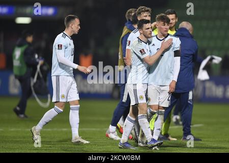 Nathan Patterson e Andy Robertson in azione durante la partita di Qualifiche della Coppa del mondo FIFA 2022 tra Moldova e Scozia, venerdì 12 novembre 2021, a Chisinau, Moldova. (Foto di Alex Nicodim/NurPhoto) Foto Stock