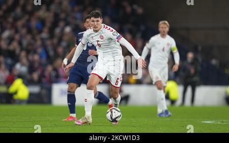 Andreas Christensen di Danimarca durante la Scozia contro la Danimarca, la qualificazione alla Coppa del mondo ad Hampden Park, Glasgow, Scozia il 15 novembre 2021. (Foto di Ulrik Pedersen/NurPhoto) Foto Stock