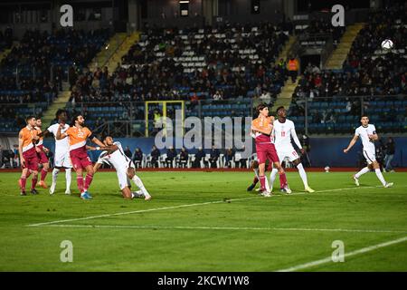 Tyrone Mings header in occasione della Coppa del mondo FIFA Panamerican Tennis Center il 15 novembre 2021 allo Stadio San Marino di San Marino (Foto di Gianluca Ricci/LiveMedia/NurPhoto) Foto Stock