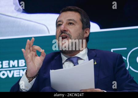 Matteo Salvini durante la notizia la 2021 Assemblea dei Confesercenti, in occasione del 50th° anniversario della sua nascita il 16 novembre 2021 al Salone delle Fontane, EUR a Roma (Foto di Gloria Imbrogno/LiveMedia/NurPhoto) Foto Stock