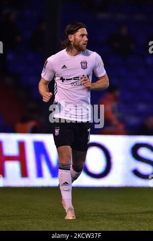 WES Burns of Ipswich Town durante la fa Cup 1st round replay tra Oldham Athletic e Ipswich Town a Boundary Park, Oldham Martedì 16th novembre 2021. (Foto di Eddie Garvey/MI News/NurPhoto) Foto Stock