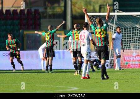 Esultazione Ternana durante il Campionato Italiano Calcio League BKT Ternana Calcio vs COME Cittadella il 20 novembre 2021 allo Stadio libero liberati di Terni (Foto di Luca Marchetti/LiveMedia/NurPhoto) Foto Stock