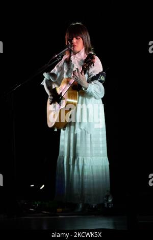 La cantante italiana Carmen Consoli suona al Teatro degli Arcimboldi di Milano il 25 novembre 2021. (Foto di Mairo Cinquetti/NurPhoto) Foto Stock