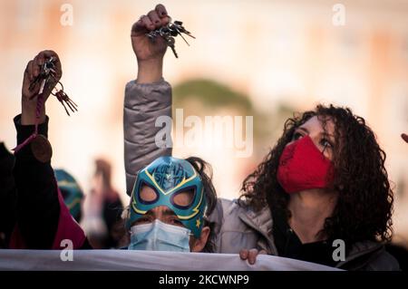 Manifestazione nazionale ''non una di meno'' contro il femminicidio e contro ogni violenza contro le donne a Roma il 27 novembre 2021. (Foto di Andrea Ronchini/NurPhoto) Foto Stock