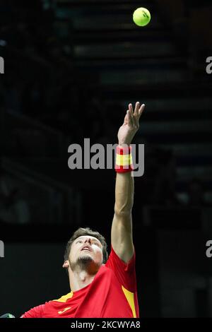 Pablo Carreno Busta di Spagna in azione durante le finali della Coppa Davis 2021, Gruppo A, partita di tennis giocata tra Spagna e Russia al Pabilion dell'Arena di Madrid il 28 novembre 2021, a Madrid, Spagna. (Foto di Oscar Gonzalez/NurPhoto) Foto Stock