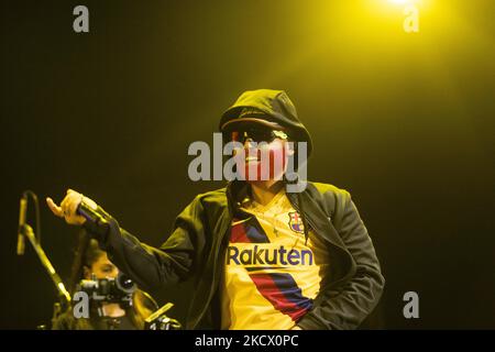 Il cantante argentino Perro primo si esibisce, durante uno spettacolo a Buenos Aires, Argentina, il 29 novembre 2021. (Foto di MatÃ­as Baglietto/NurPhoto) Foto Stock