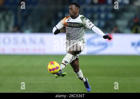 Ridgeciano HAPS (Venezia FC) in azione durante la serie calcistica italiana A match Atalanta BC vs Venezia FC il 30 novembre 2021 allo Stadio Gewiss di Bergamo (Photo by Francesco Scaccianoce/LiveMedia/NurPhoto) Foto Stock