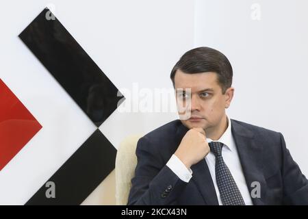 Ex Presidente del parlamento ucraino Verkhovna Rada Dmytro Razumkov durante il Forum di sicurezza di Kiev, Ucraina il 1 dicembre 2021 (Foto di Maxym Marusenko/NurPhoto) Foto Stock