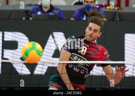 Rychlicki kamil (n.8 Signore sicurezza conad perugia) durante la partita di pallavolo della CEV Champions League Sir SICOMA Monini Perugia vs ITAS Trentino il 02 dicembre 2021 alla pala Barton di Perugia (Foto di Loris Cerquiglini/LiveMedia/NurPhoto) Foto Stock