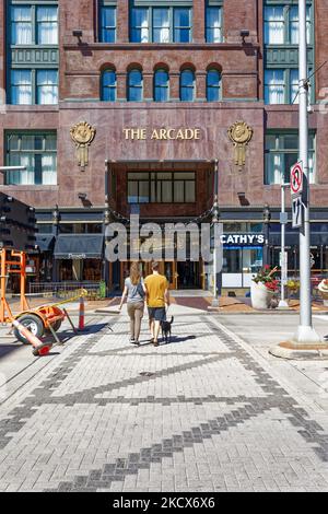 Il centro commerciale Arcade, 401 Euclid Avenue, include ora l'Hyatt Regency Hotel. Foto Stock