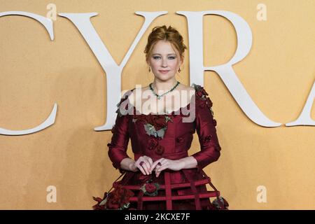 LONDRA, REGNO UNITO - 07 DICEMBRE 2021: Haley Bennett partecipa alla prima britannica di 'Cyrano' a Odeon Luxe Leicester Square il 07 dicembre 2021 a Londra, Inghilterra. (Foto di Wiktor Szymanowicz/NurPhoto) Foto Stock